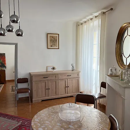Apartment Le Laetitia - De Charme Dans La Vieille Avec Vue Mer